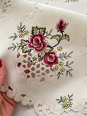 رومیزی گلدوزی
