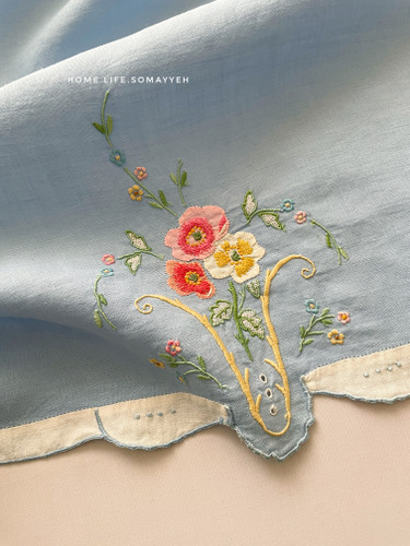 رومیزی یا دستمال گلدوزی و تکه دوزی وینتیج