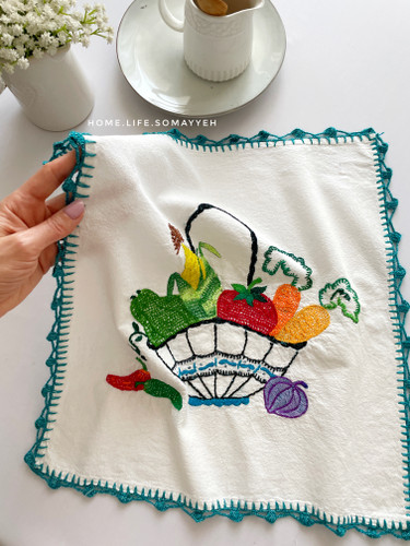 رومیزی یا دستمال گلدوزی دستدوز