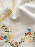 رومیزی گلدوزی