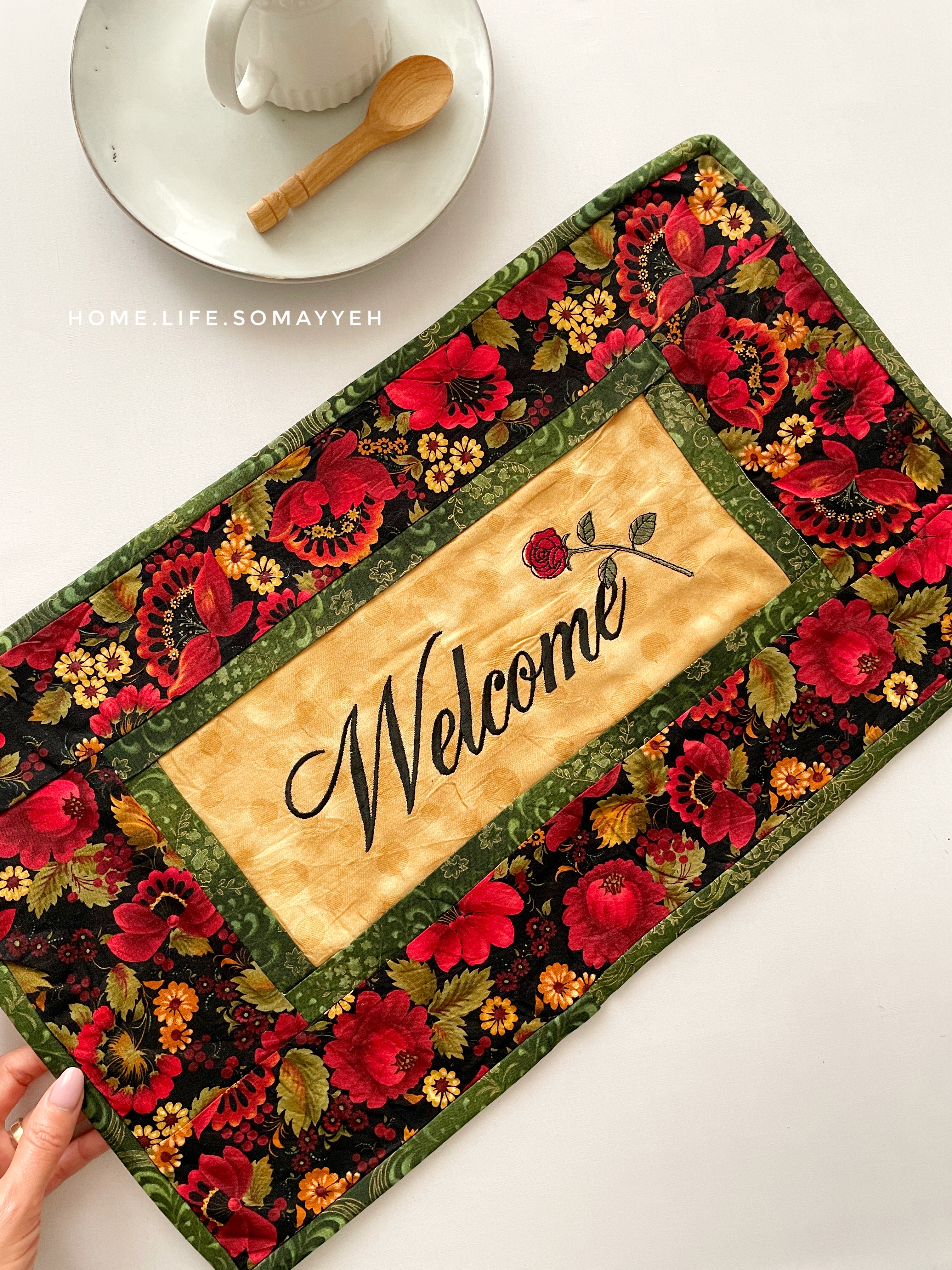 دیوارکوب تکه دوزی وگلدوزی welcome