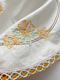 رومیزی گلدوزی