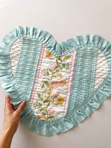 رویه کوسن قلبی گلدوزی