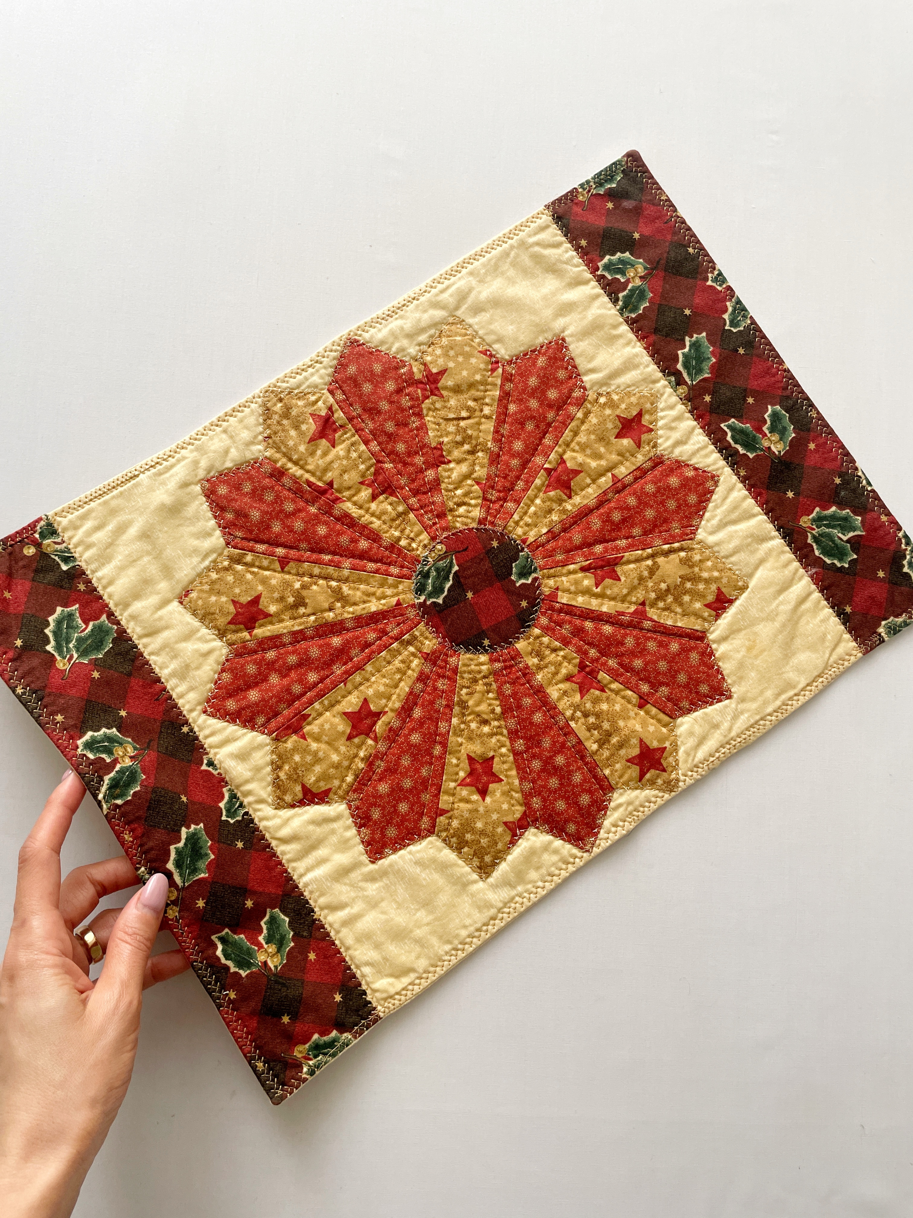 زیربشقابی تکه دوزی