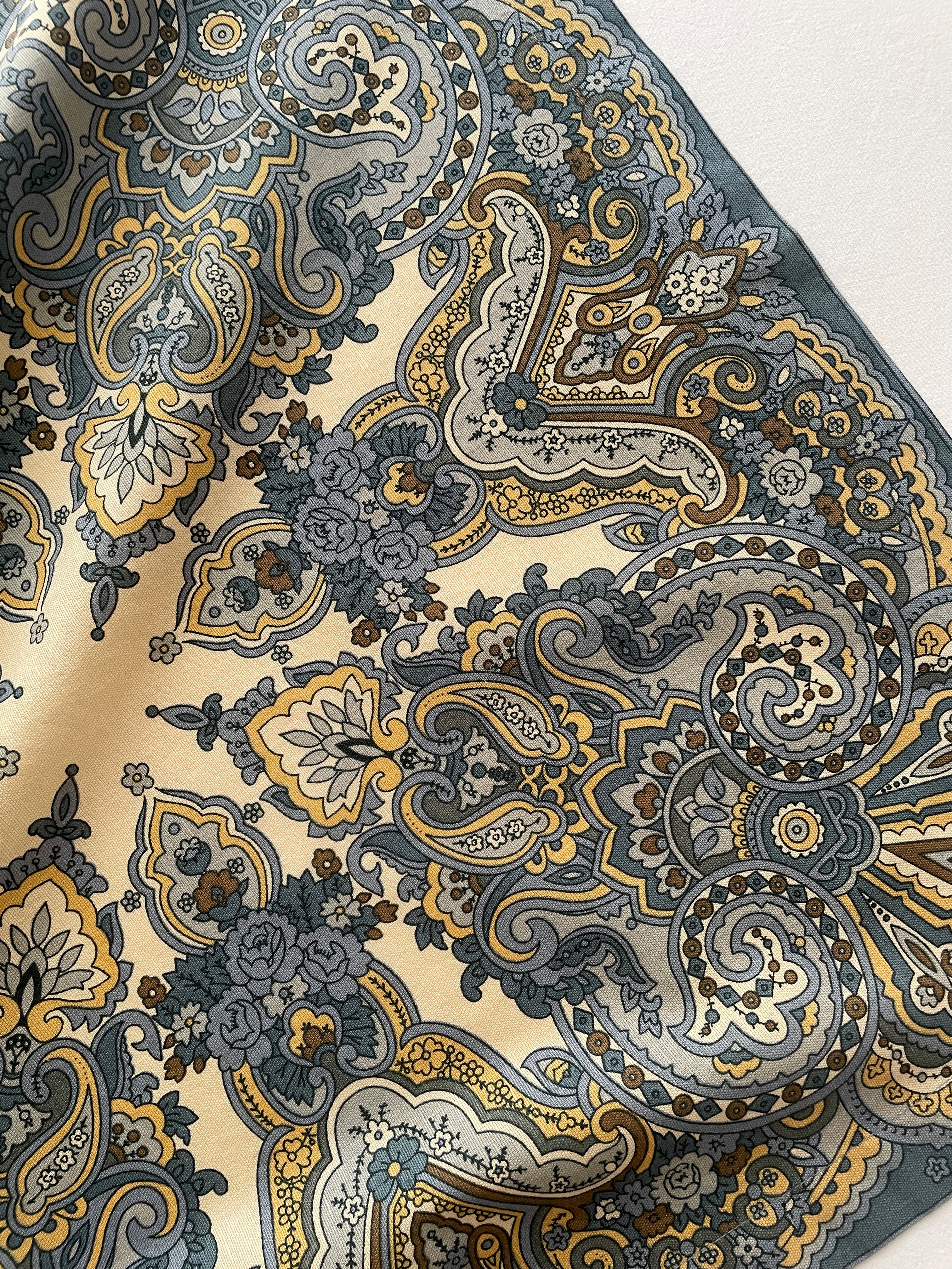دستمال کتان هندی