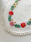 رومیزی گلدوزی