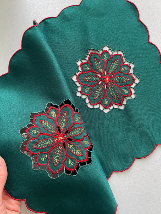 رومیزی گلدوزی و خامه دوزی