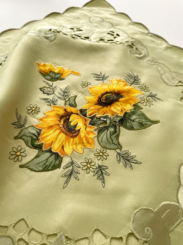 رویه کوسن تکه دوزی و گلدوزی آفتابگردون