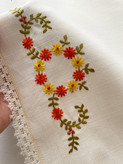 رومیزی گلدوزی