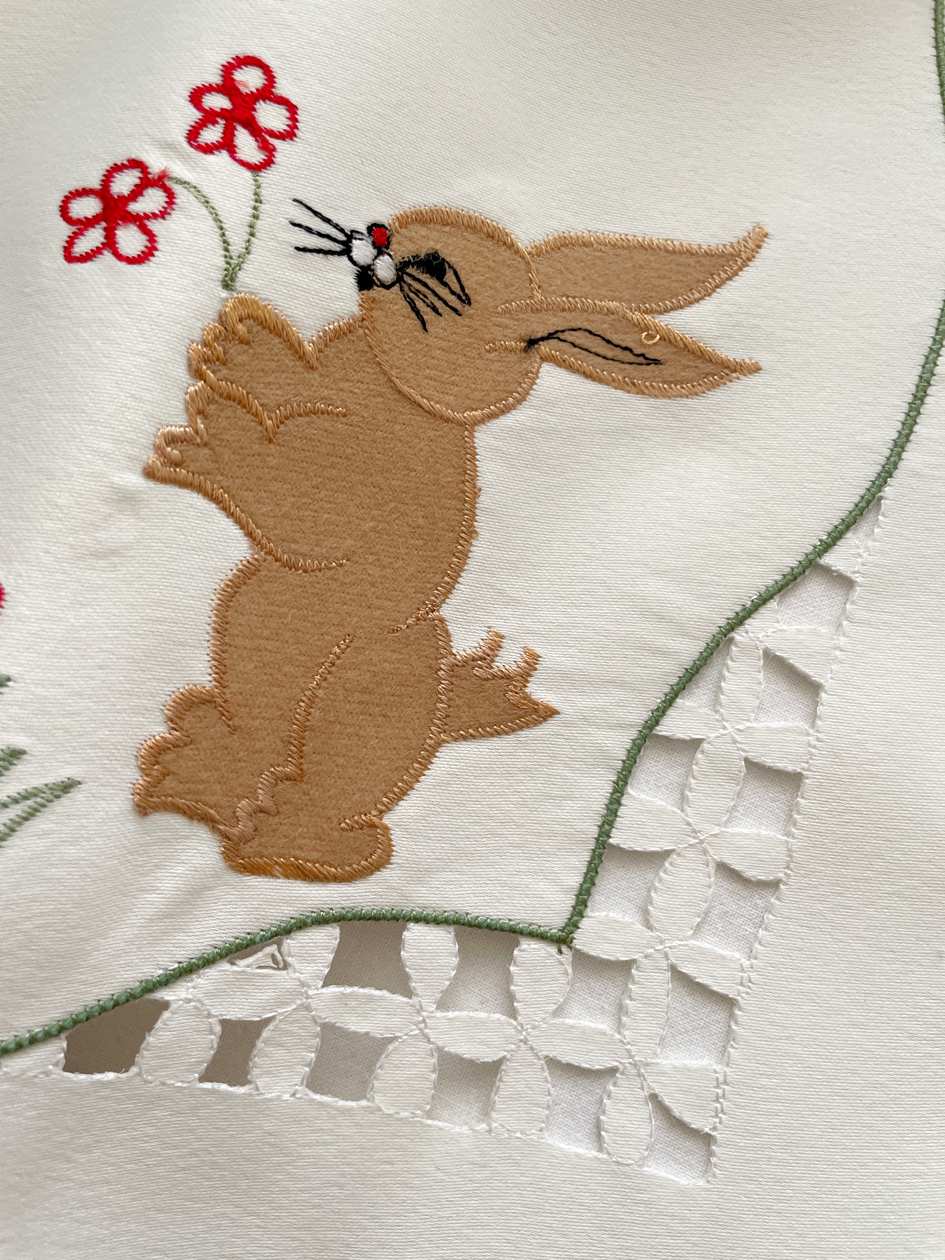 رومیزی گلدوزی و تکه دوزی خرگوش و جوجه