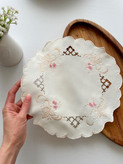 رومیزی گلدوزی